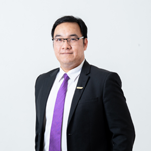 Dr. Korn Puangnak